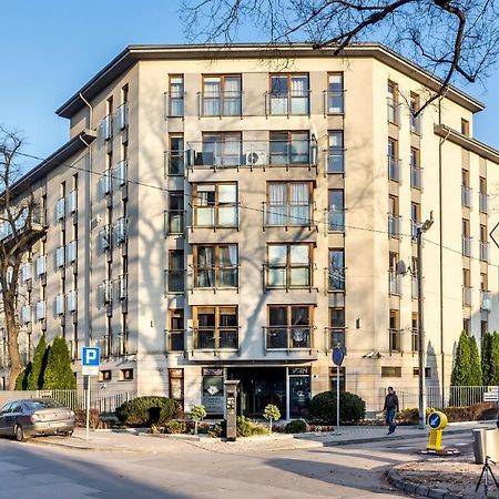 Family Apartments - Private Parking Krakow Bagian luar foto