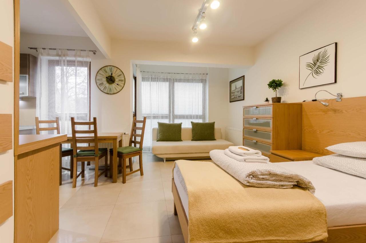 Family Apartments - Private Parking Krakow Bagian luar foto
